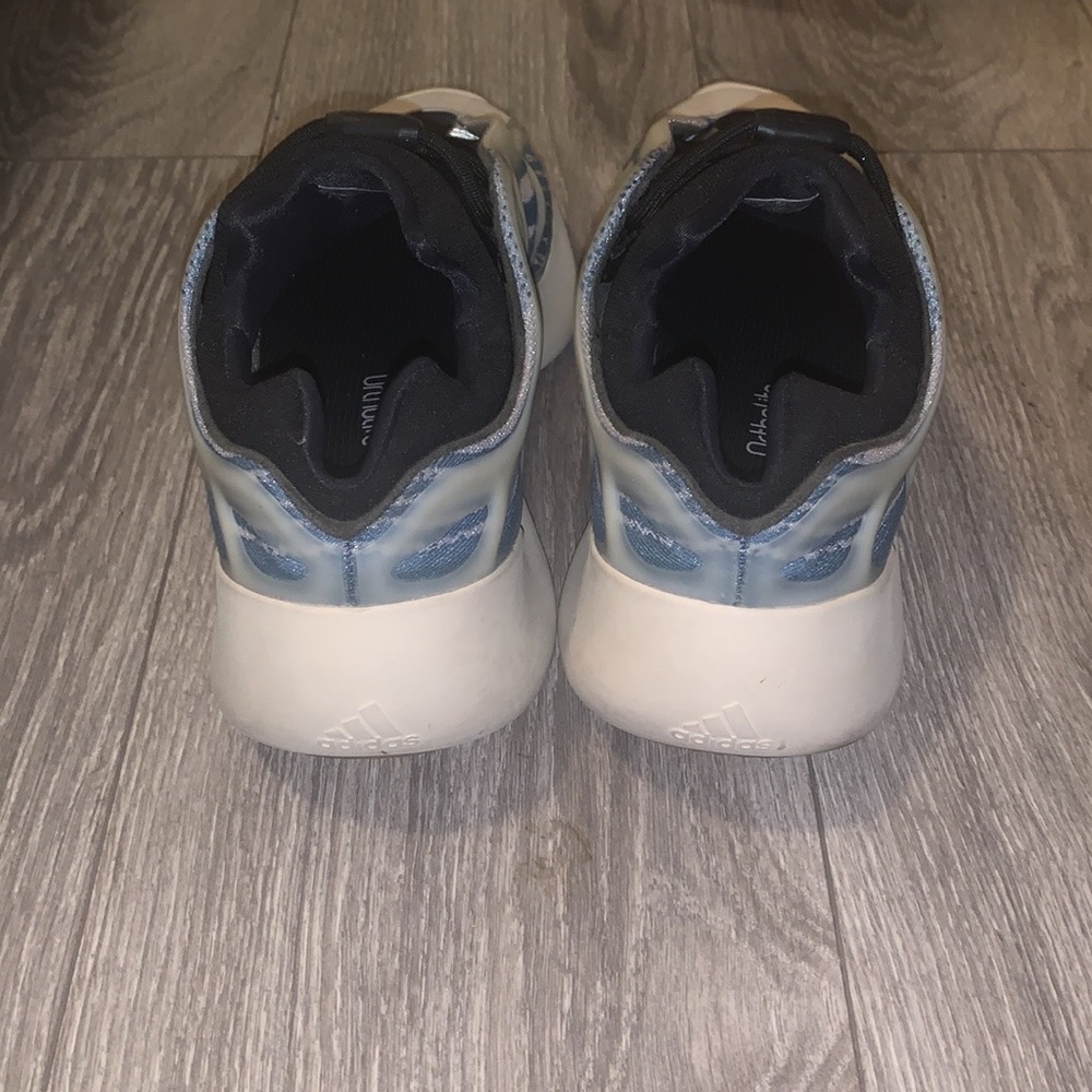 Yeezy 700 V3 "Kyanite" sneakers - Picture 5 of 8